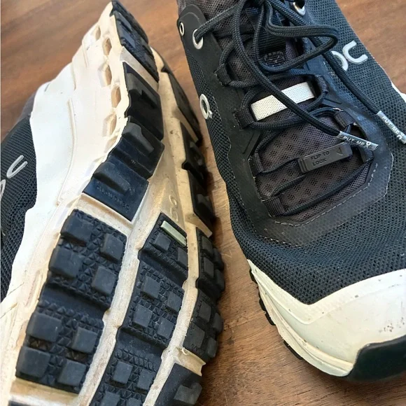 On Cloud Helion Shoes Sneakers Women’s 11 Black White Running - Picture 6 of 8